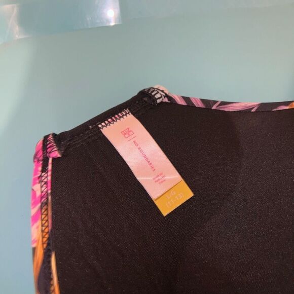 Cute floral bikini top missing clasp size L - Picture 4 of 4